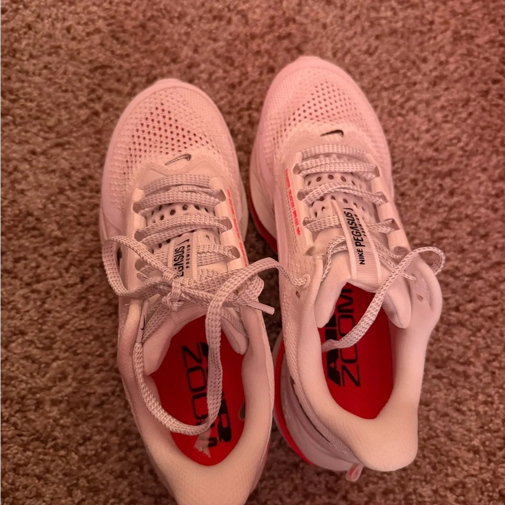 Women’s Nike Air Pegasus Premium - Picture 4 of 6